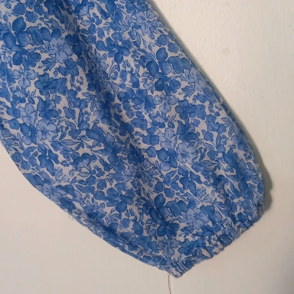 Ralph Lauren Girls Boho Blue & White Floral Long Sleeve Smocked Blouse 14